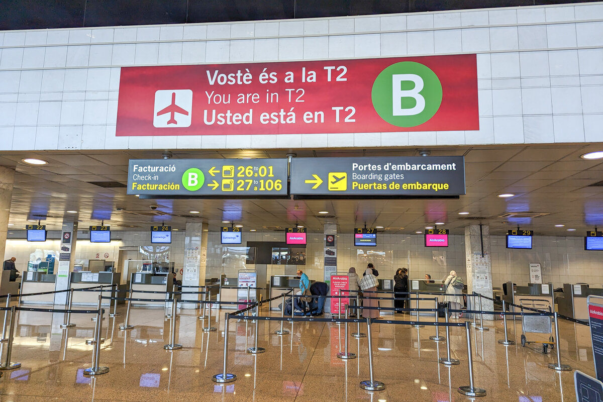 Dans le hall de l'aéroport El Prat