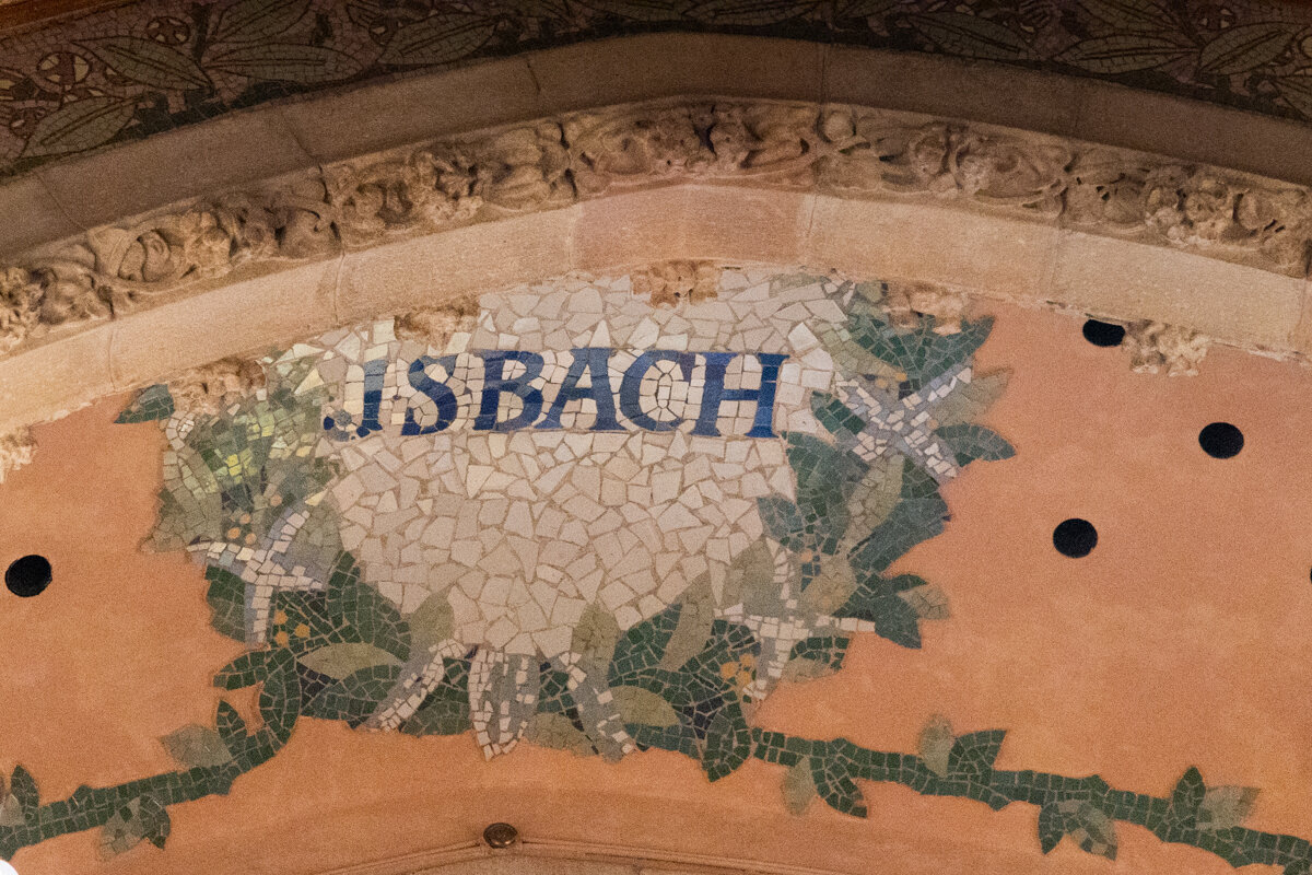 Inscription de JS Bach dans la palais de la musique