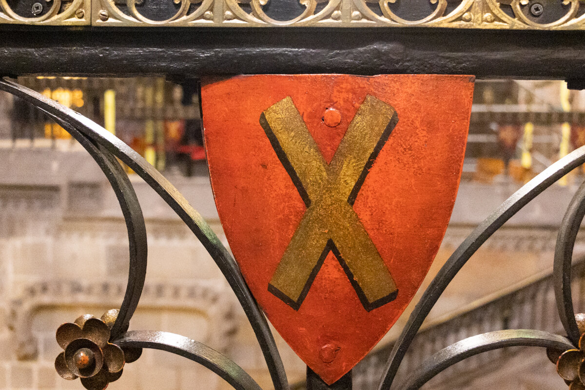 Symbole de la croix dans la cathédrale de Barcelone