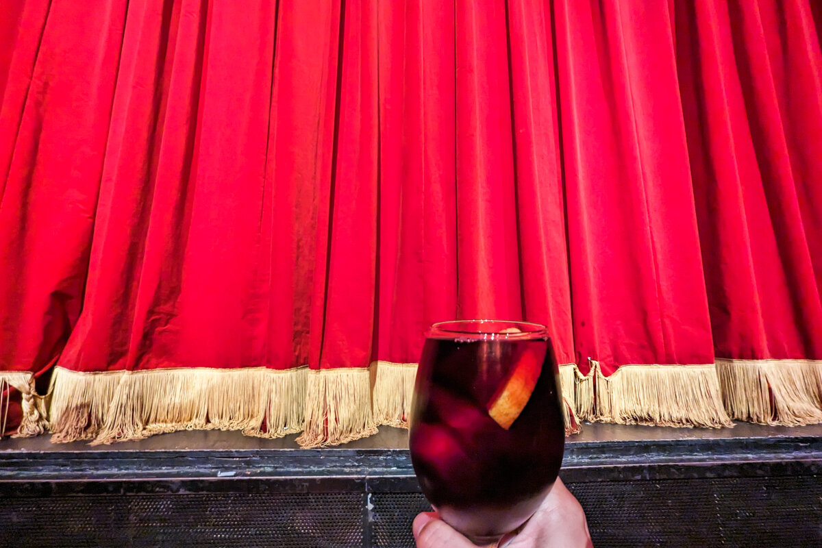 Verre de Sangria avant le spectacle de flamenco