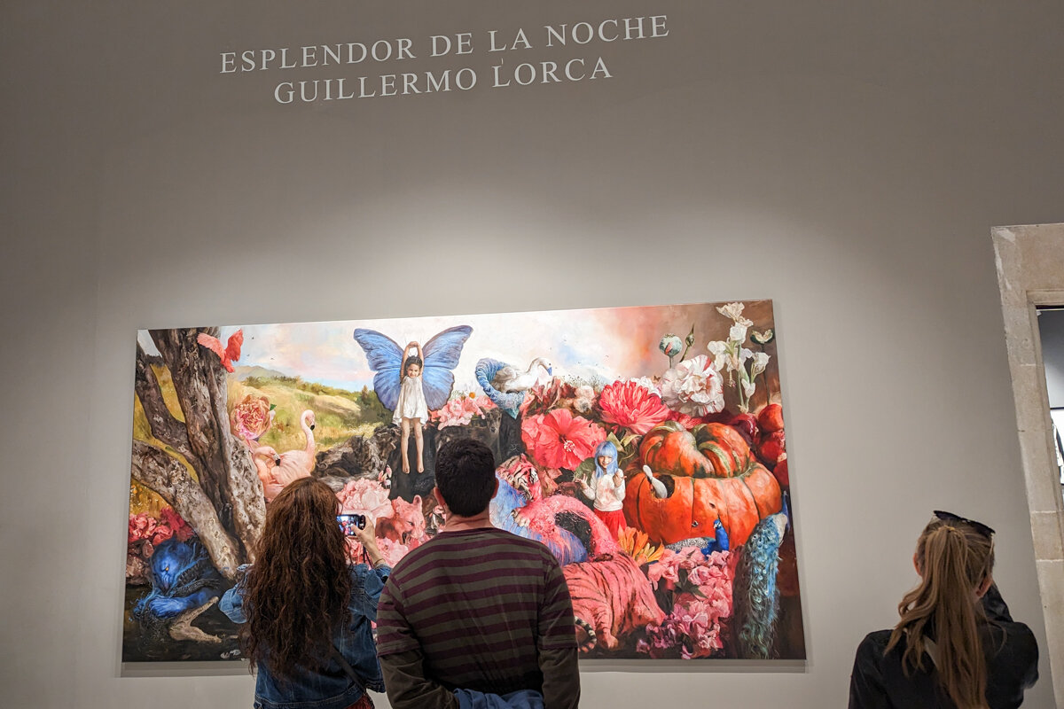 Visiteurs dans le musée MOCO de Barcelone